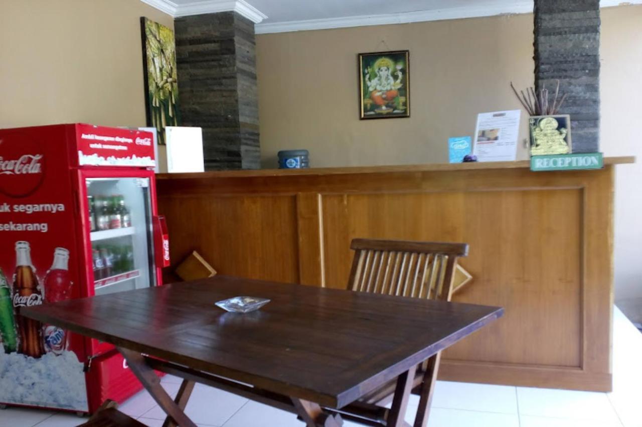 Oyo Flagship 91237 Ratu Guest House Kedunganan Экстерьер фото