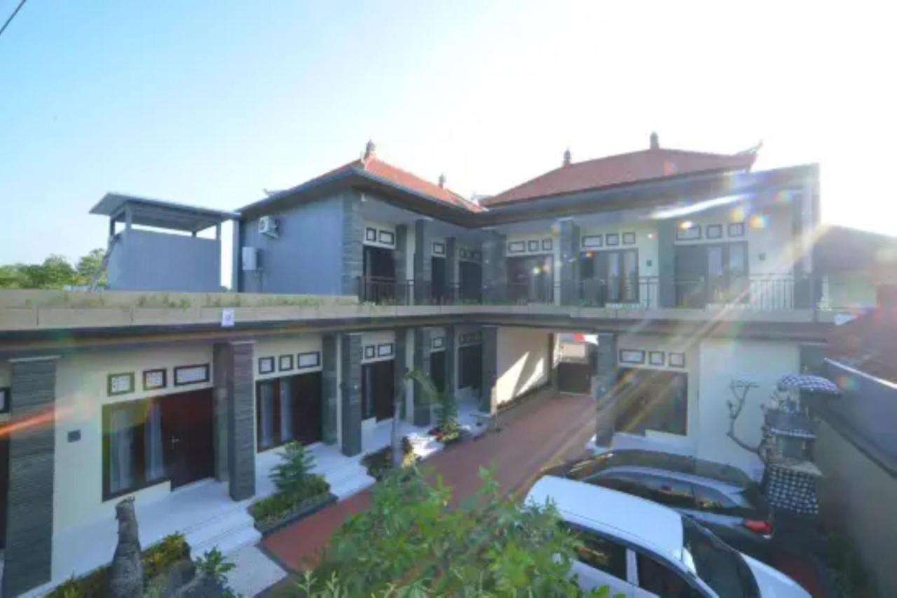 Oyo Flagship 91237 Ratu Guest House Kedunganan Экстерьер фото