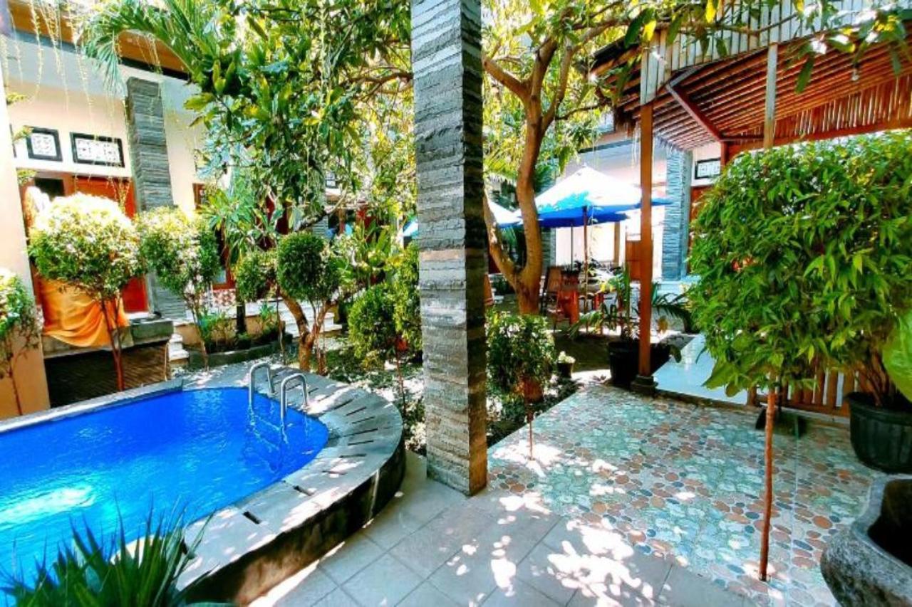 Oyo Flagship 91237 Ratu Guest House Kedunganan Экстерьер фото