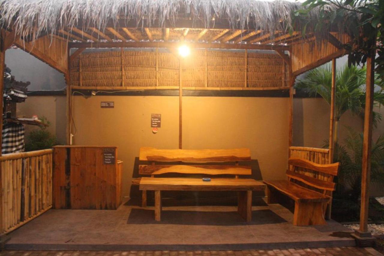 Oyo Flagship 91237 Ratu Guest House Kedunganan Экстерьер фото