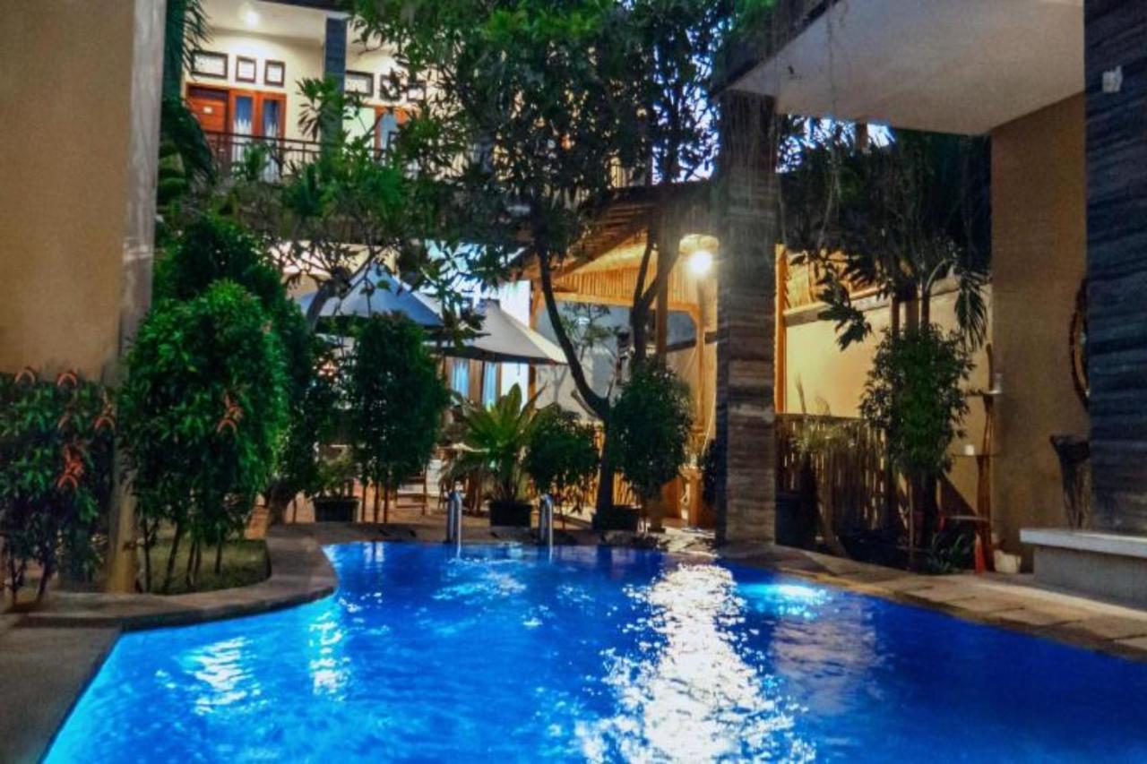 Oyo Flagship 91237 Ratu Guest House Kedunganan Экстерьер фото